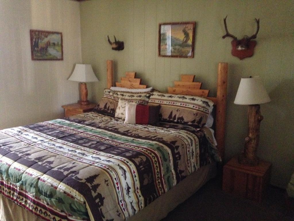 Holiday Motel Canon City Room photo
